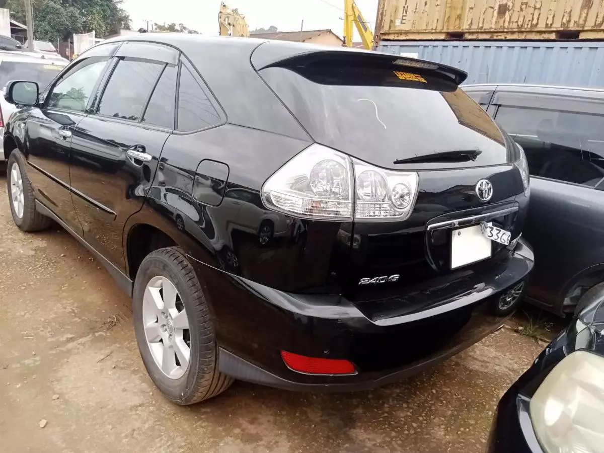 Toyota Harrier   - 2009