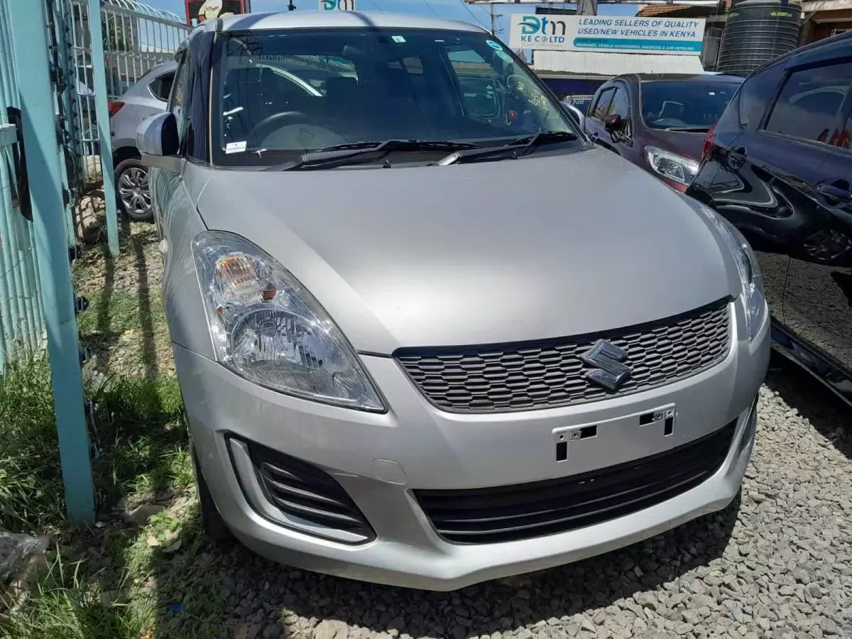 SUZUKI Swift RS - 2015