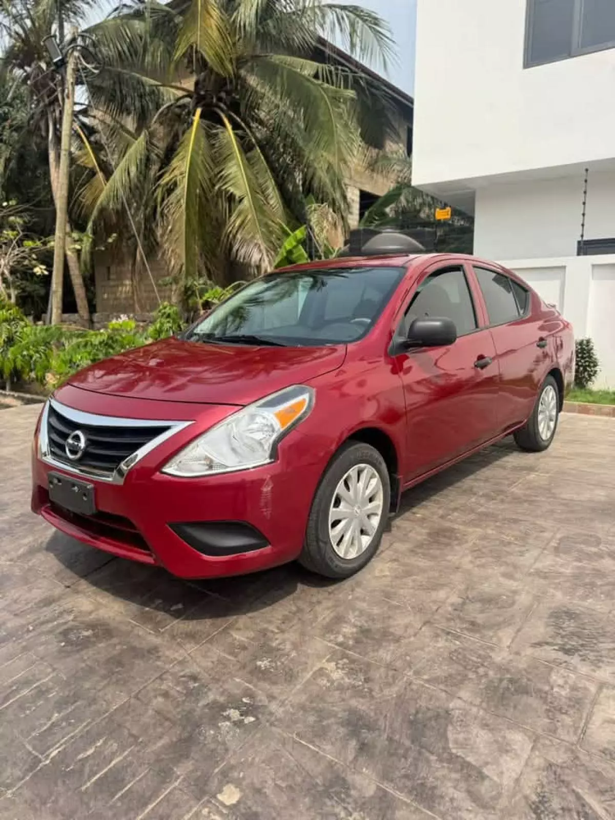 Nissan Versa   - 2015