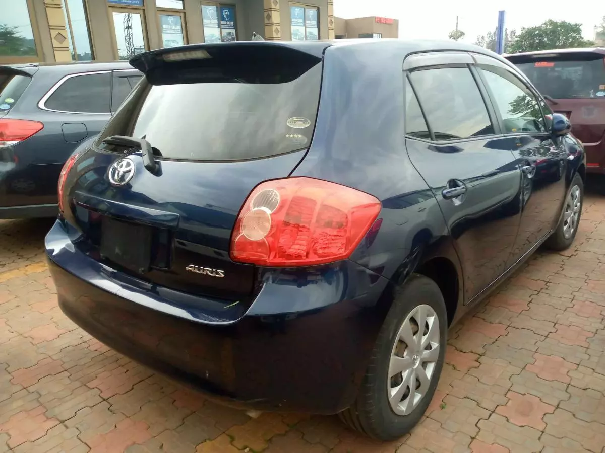 Toyota Auris   - 2009
