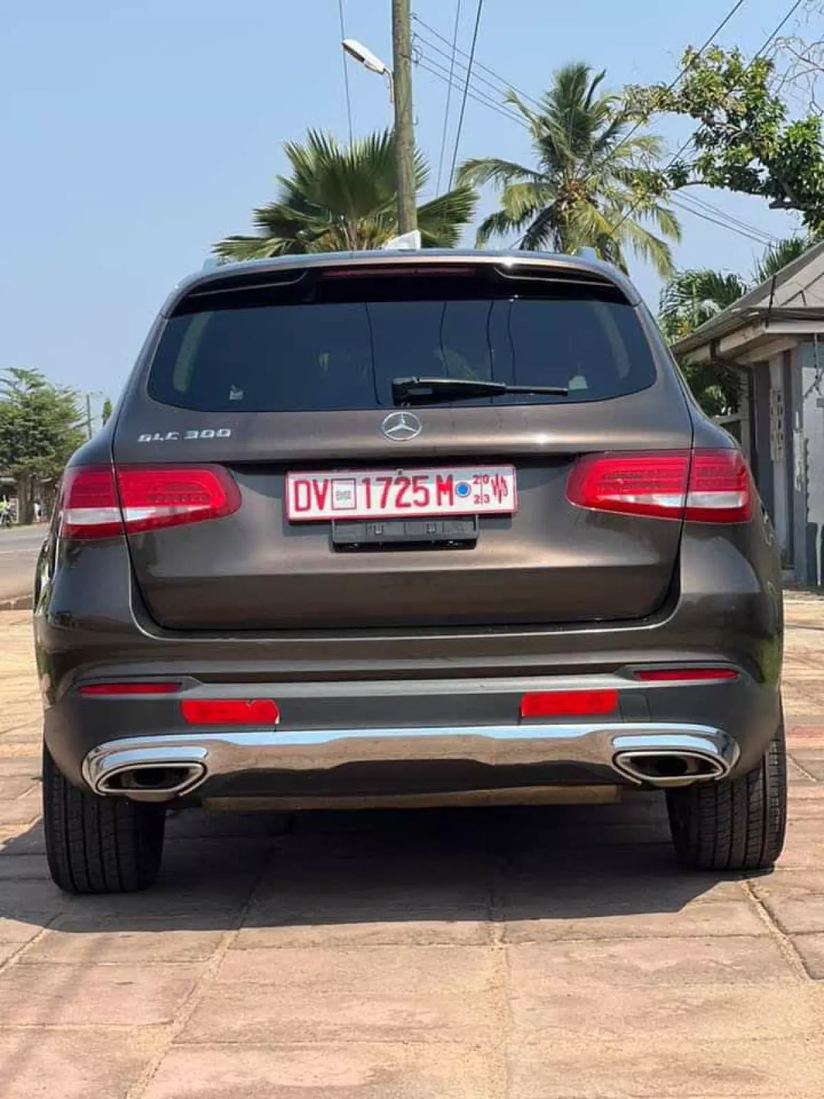 Mercedes-Benz GLC 300   - 2016