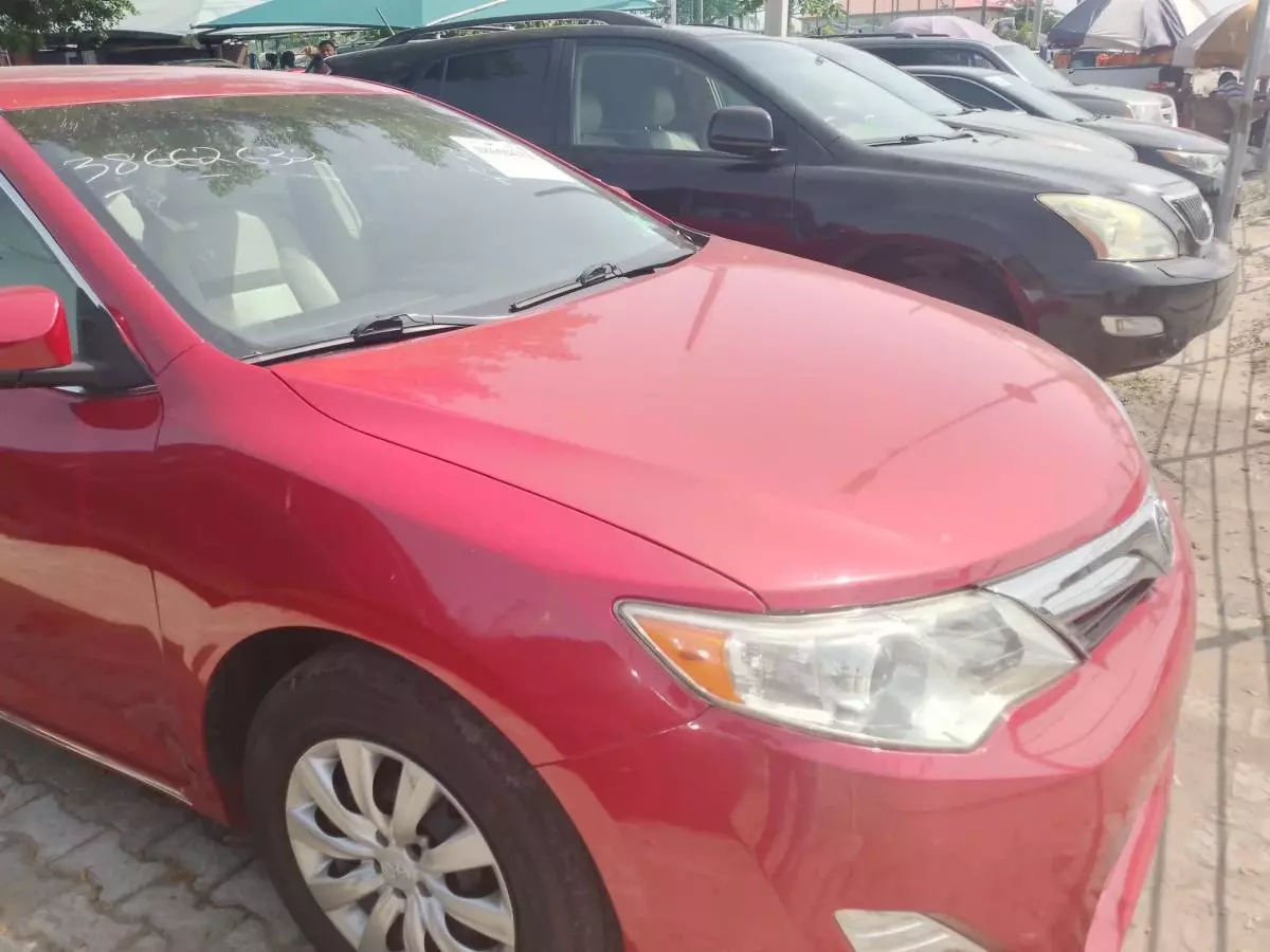 Toyota Camry   - 2014