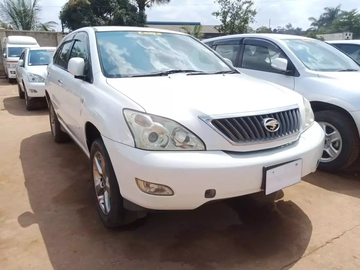 Toyota Harrier   - 2011