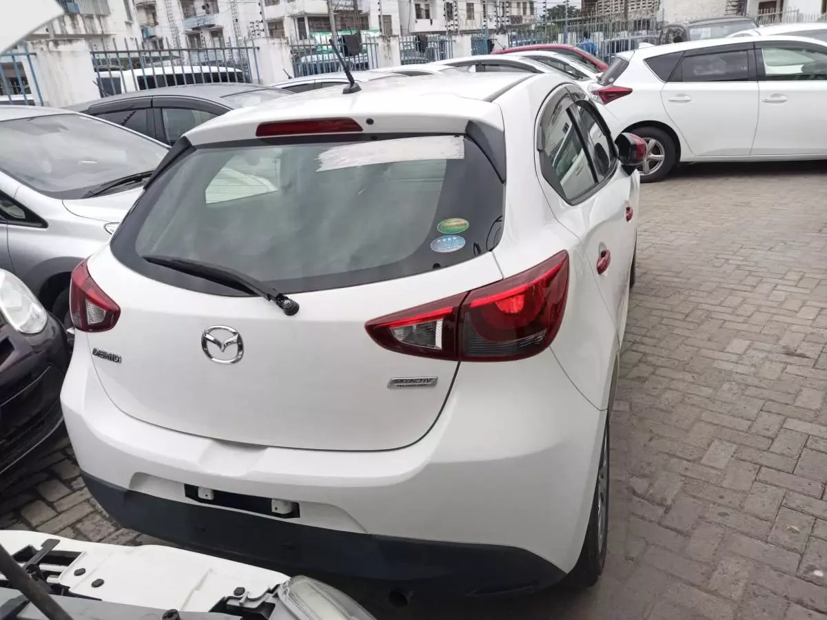 Mazda Demio - 2015