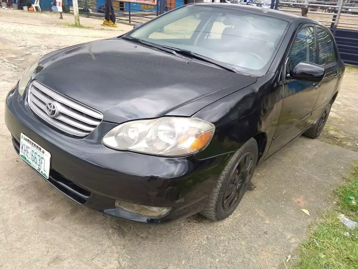 Toyota Corolla   - 2004