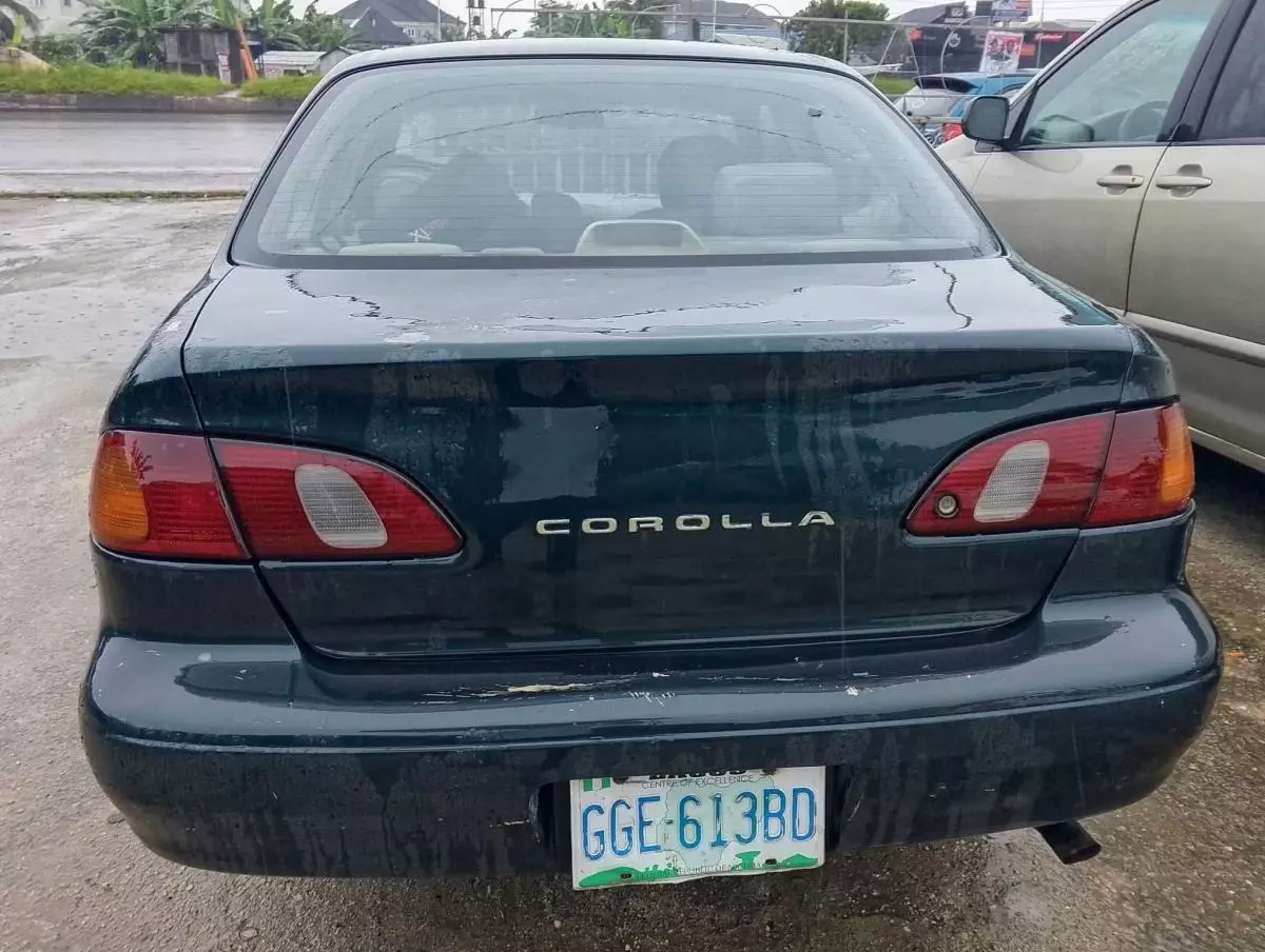 Toyota Corolla   - 1998