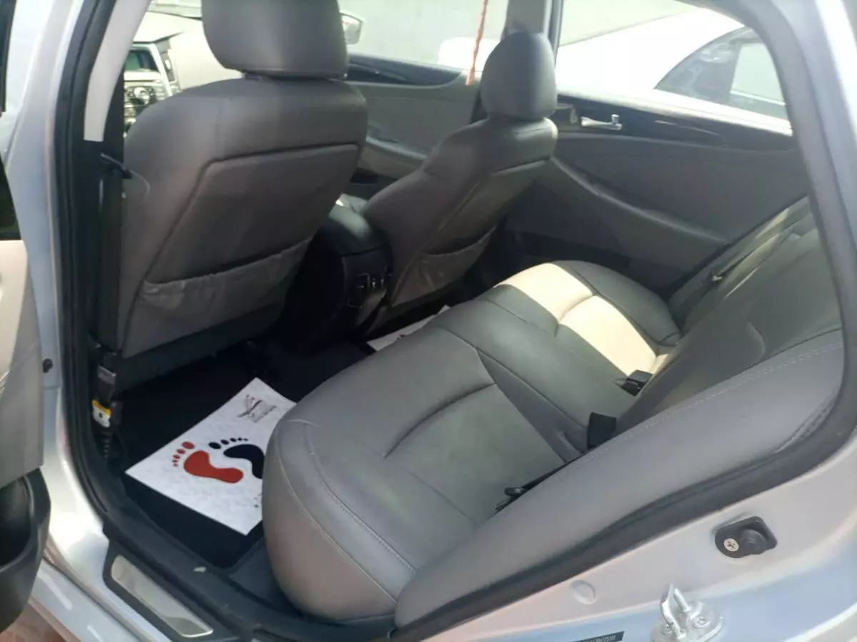 Hyundai Sonata - 2011