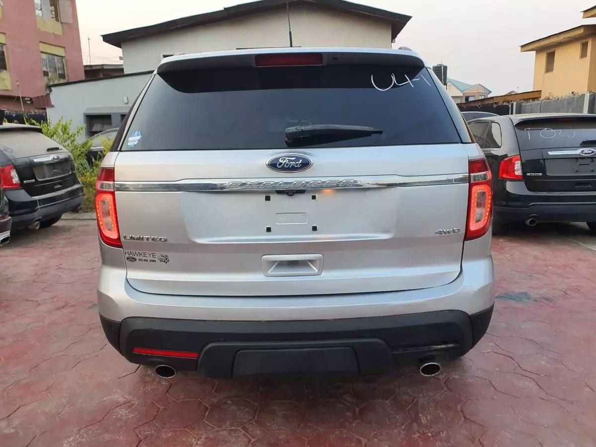 Ford Explorer   - 2012