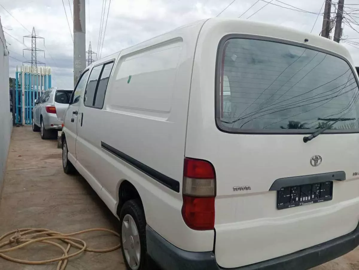 Toyota Hiace   - 2006