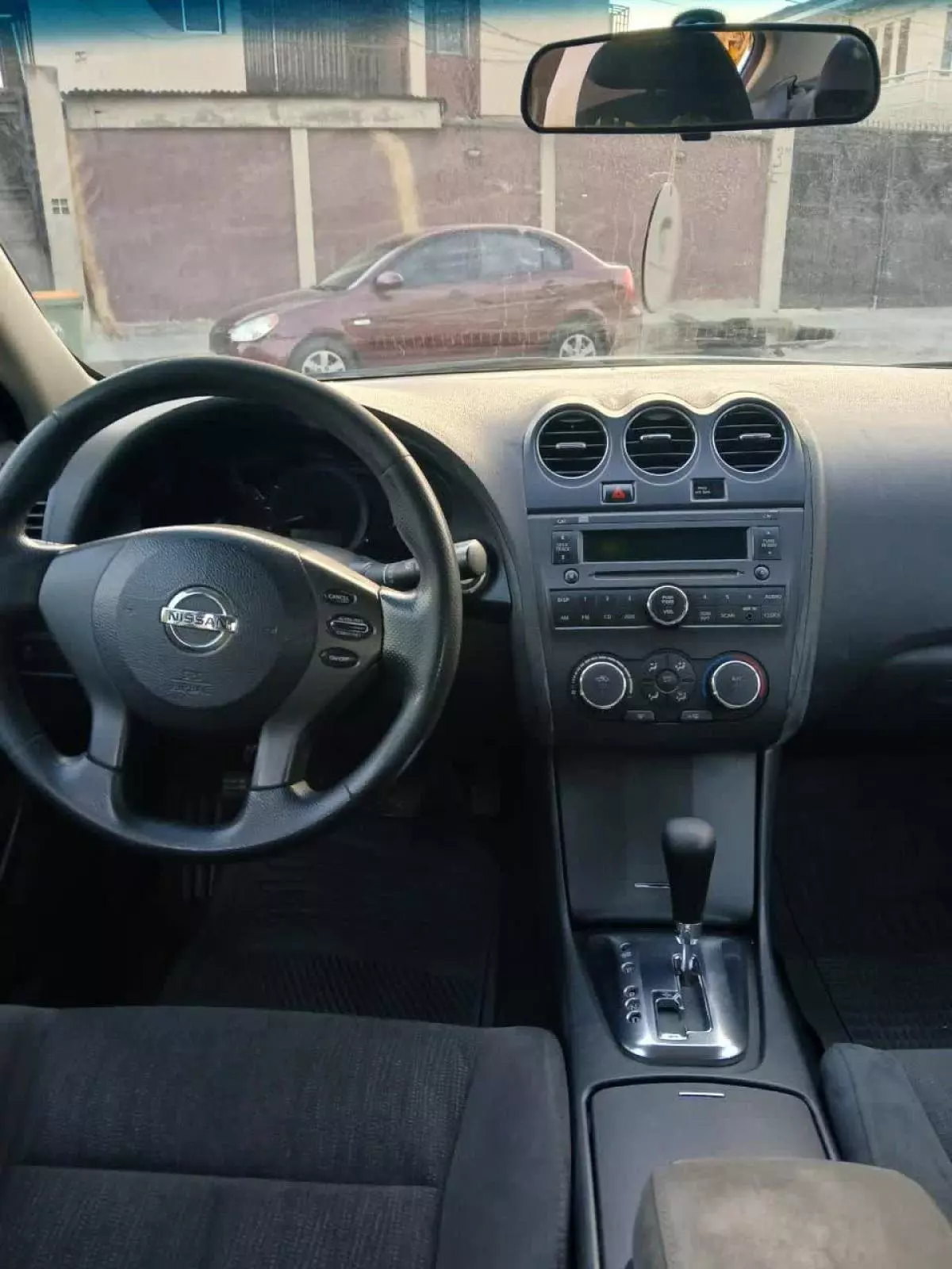 Nissan Altima   - 2012