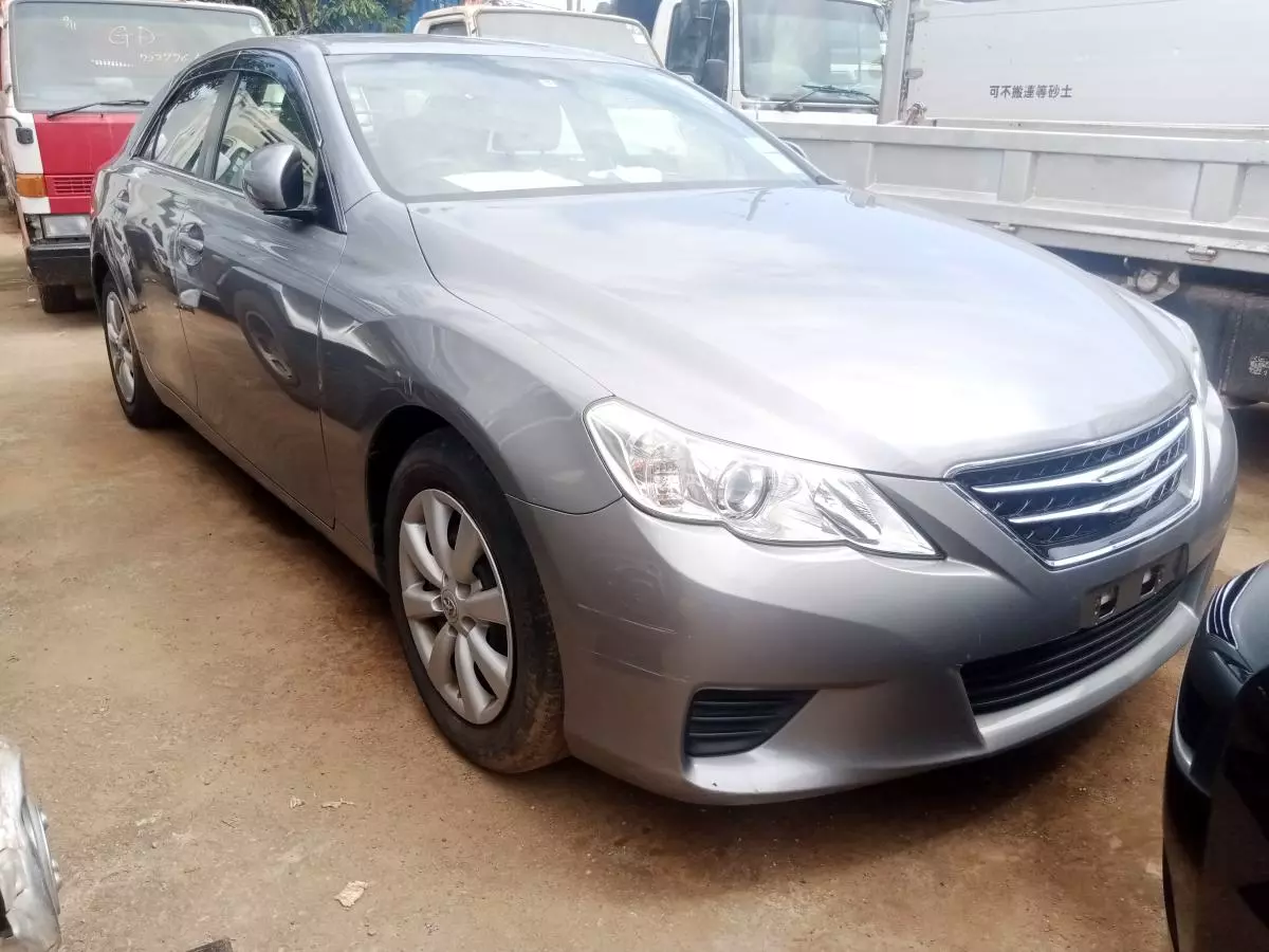 Toyota Mark X   - 2011