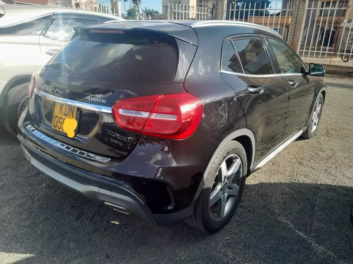 Mercedes-Benz GLA 250   - 2016