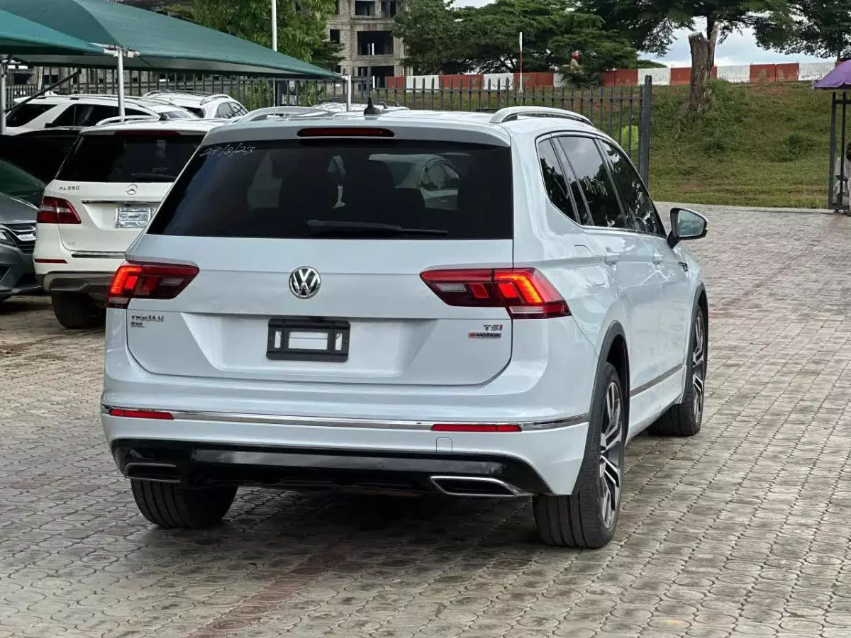 Volkswagen Tiguan   - 2019