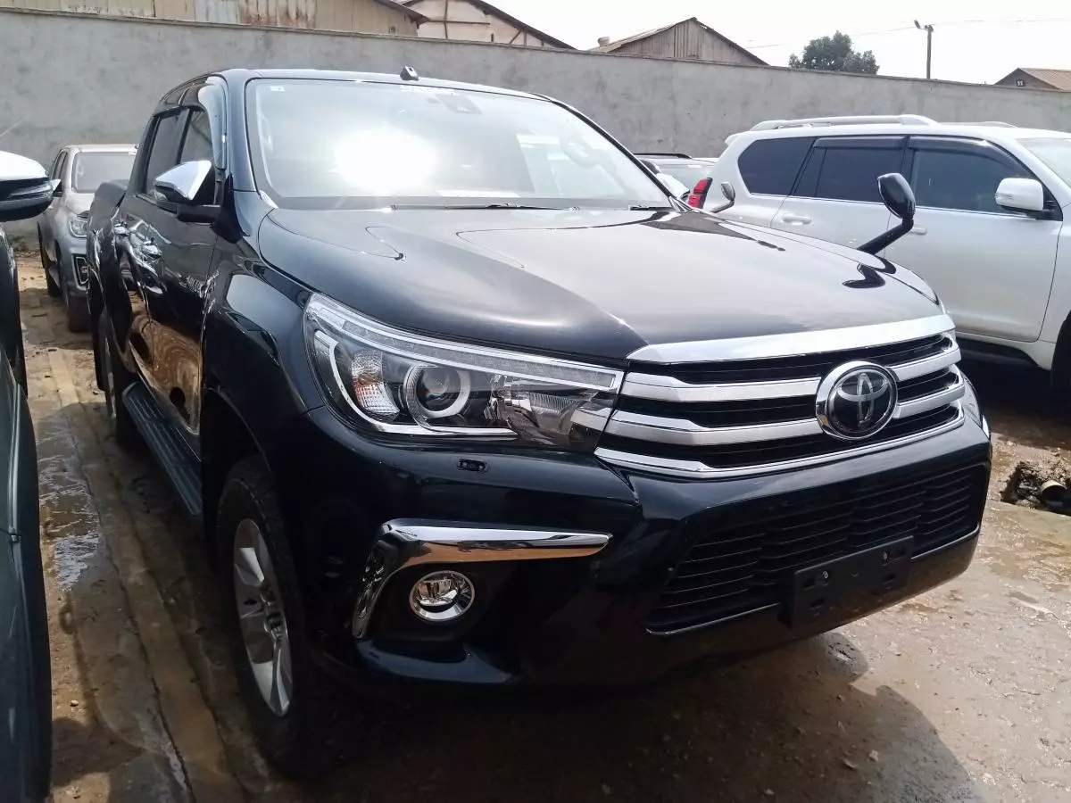 Toyota Hilux   - 2018