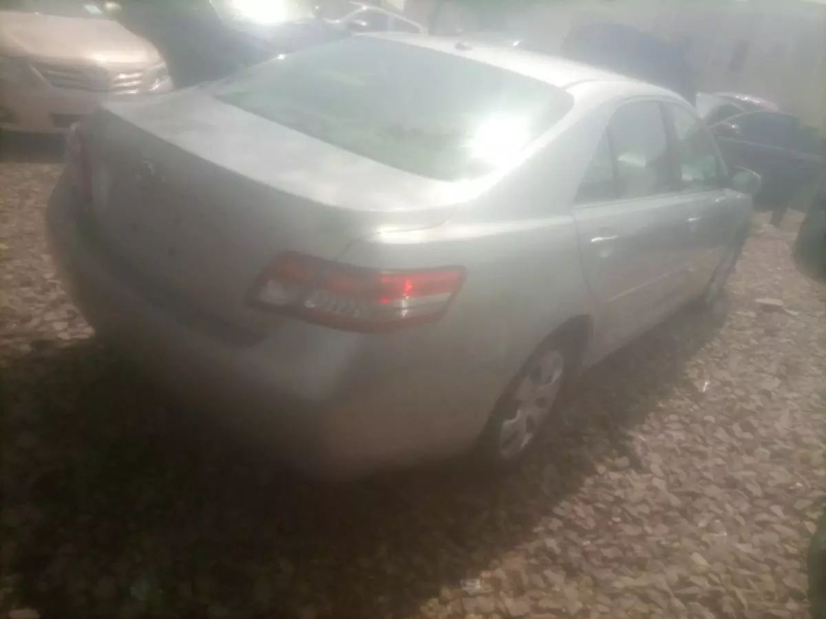 Toyota Camry - 2010