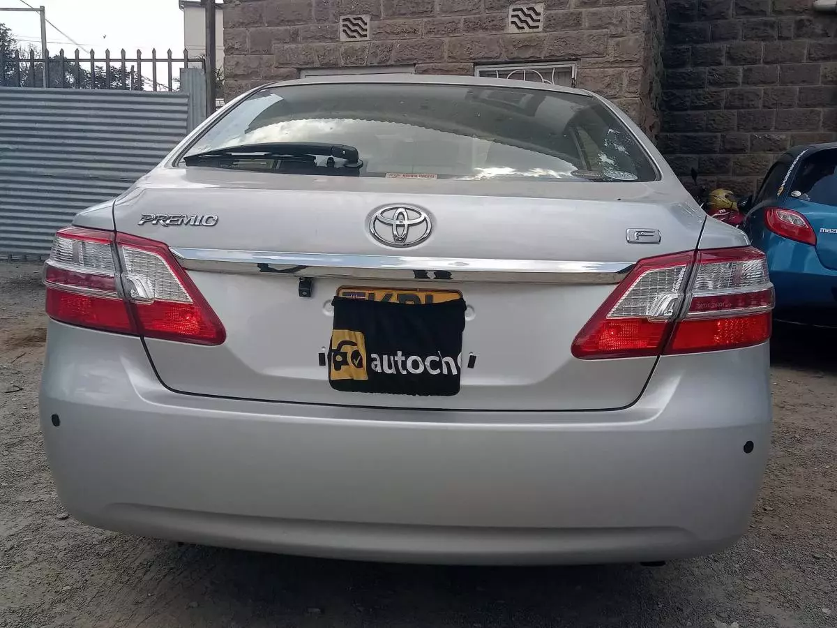 Toyota Premio  - 2015