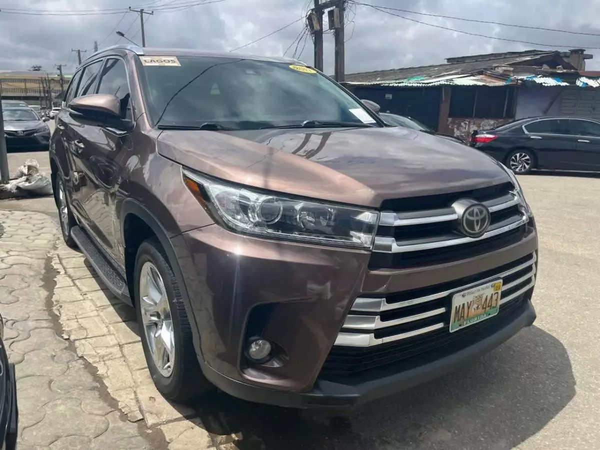 Toyota Highlander   - 2017