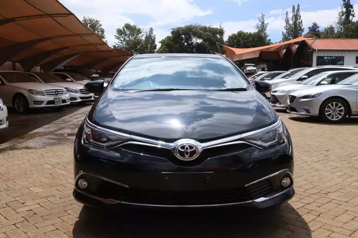 Toyota Auris   - 2016