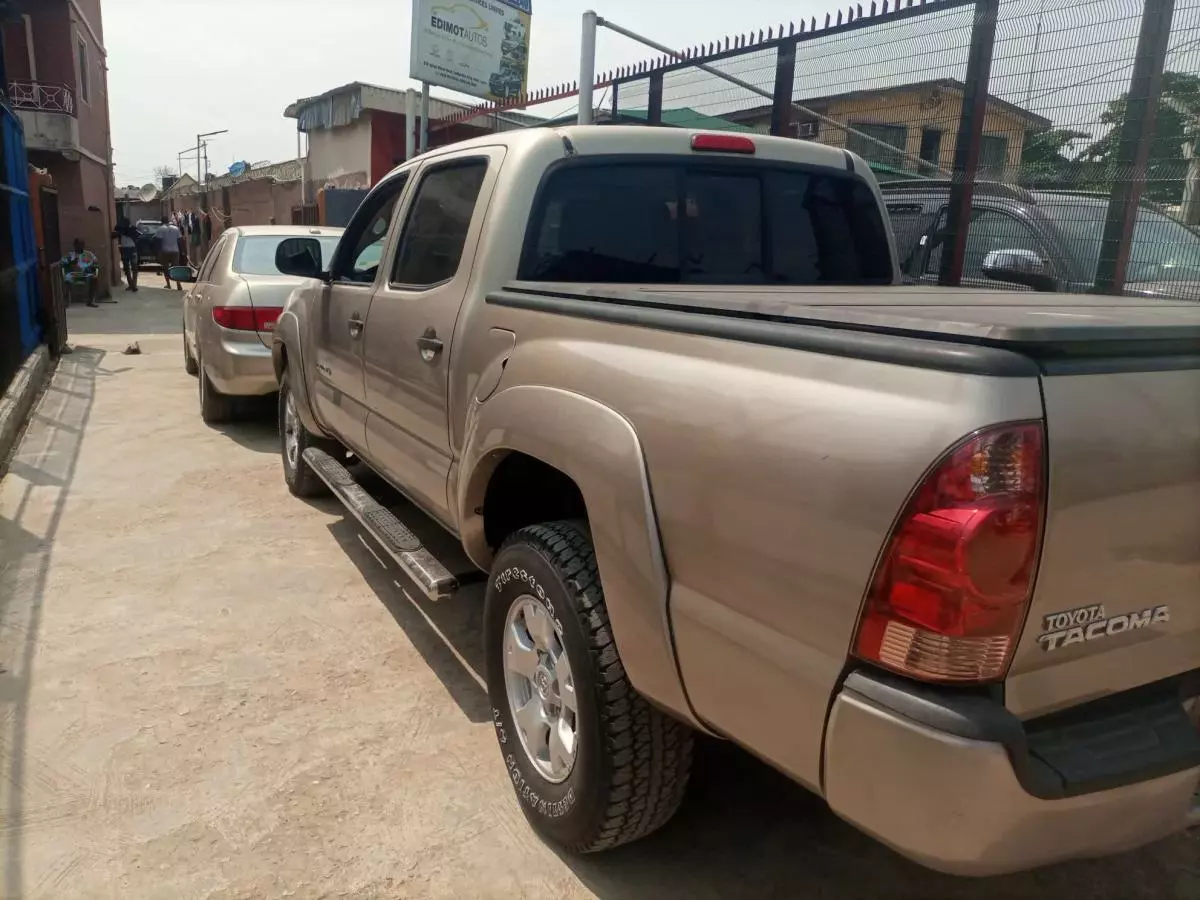 Toyota Tacoma - 2007