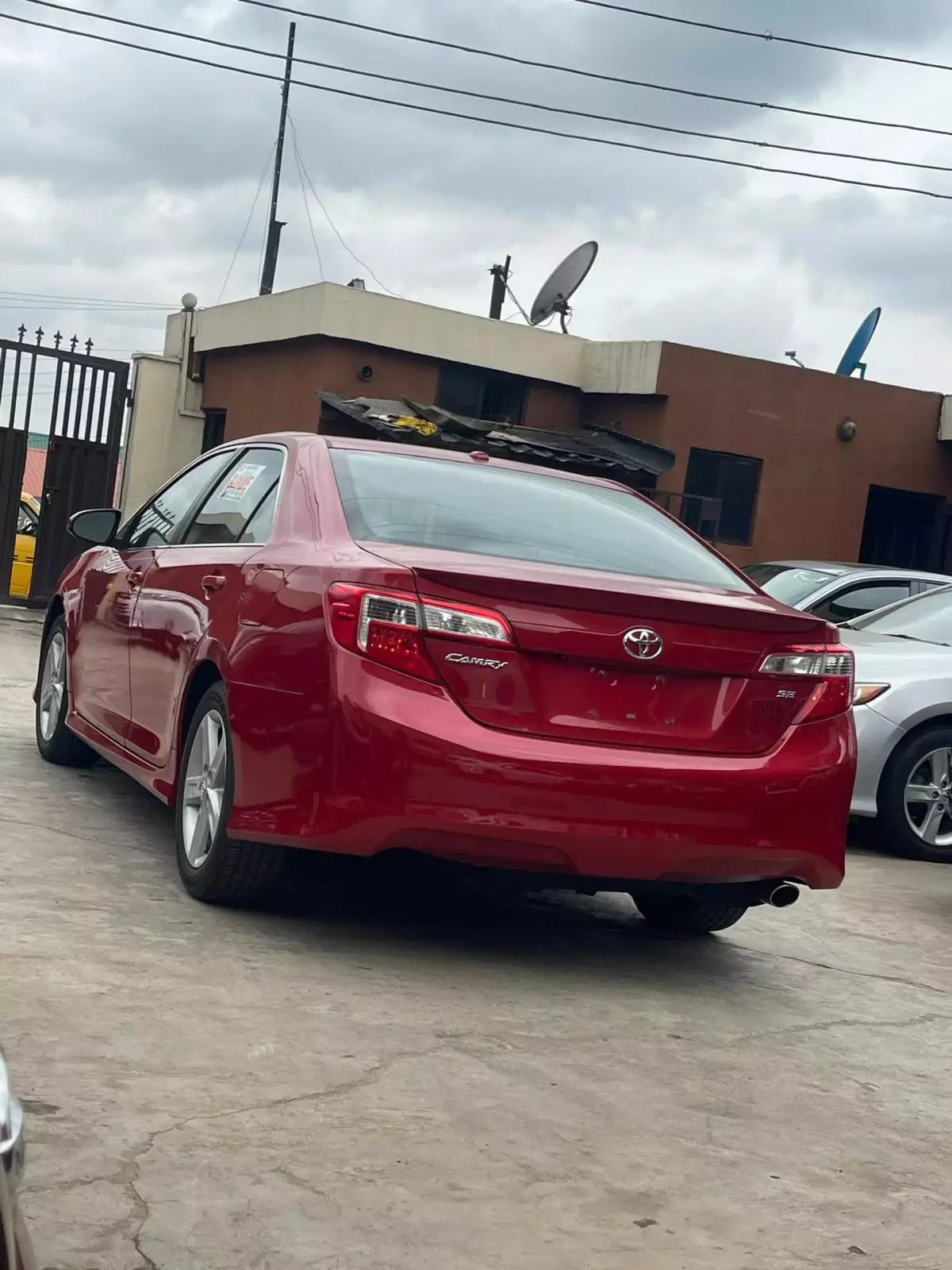 Toyota Camry   - 2013