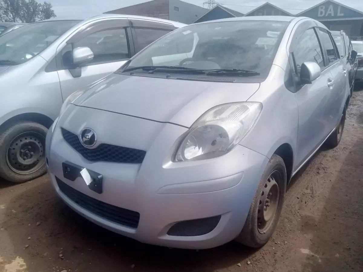 Toyota Vitz   - 2009