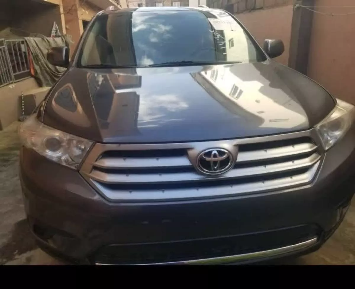 Toyota Highlander   - 2013