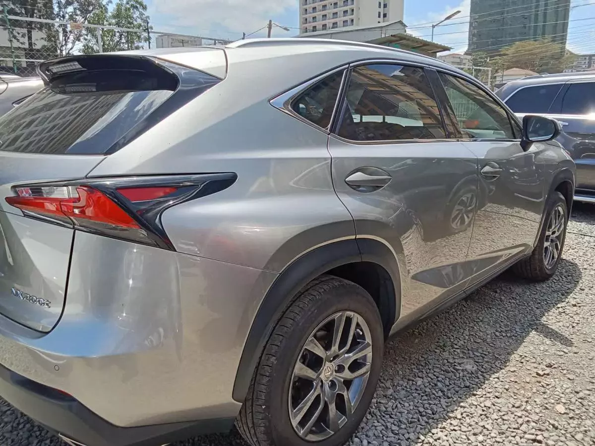 Lexus NX 200T   - 2017