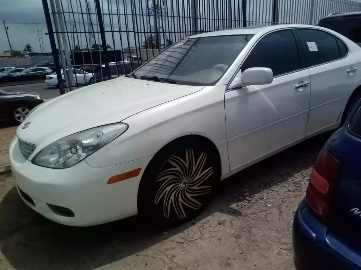 Lexus ES 300   - 2004