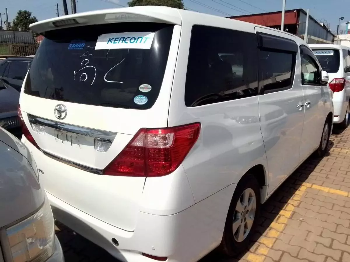 Toyota Alphard   - 2010