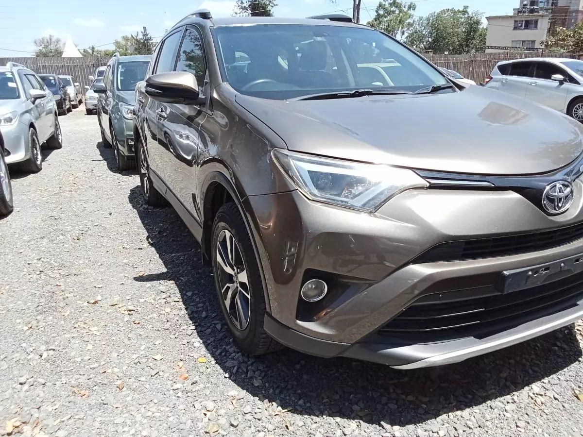 Toyota RAV 4   - 2016