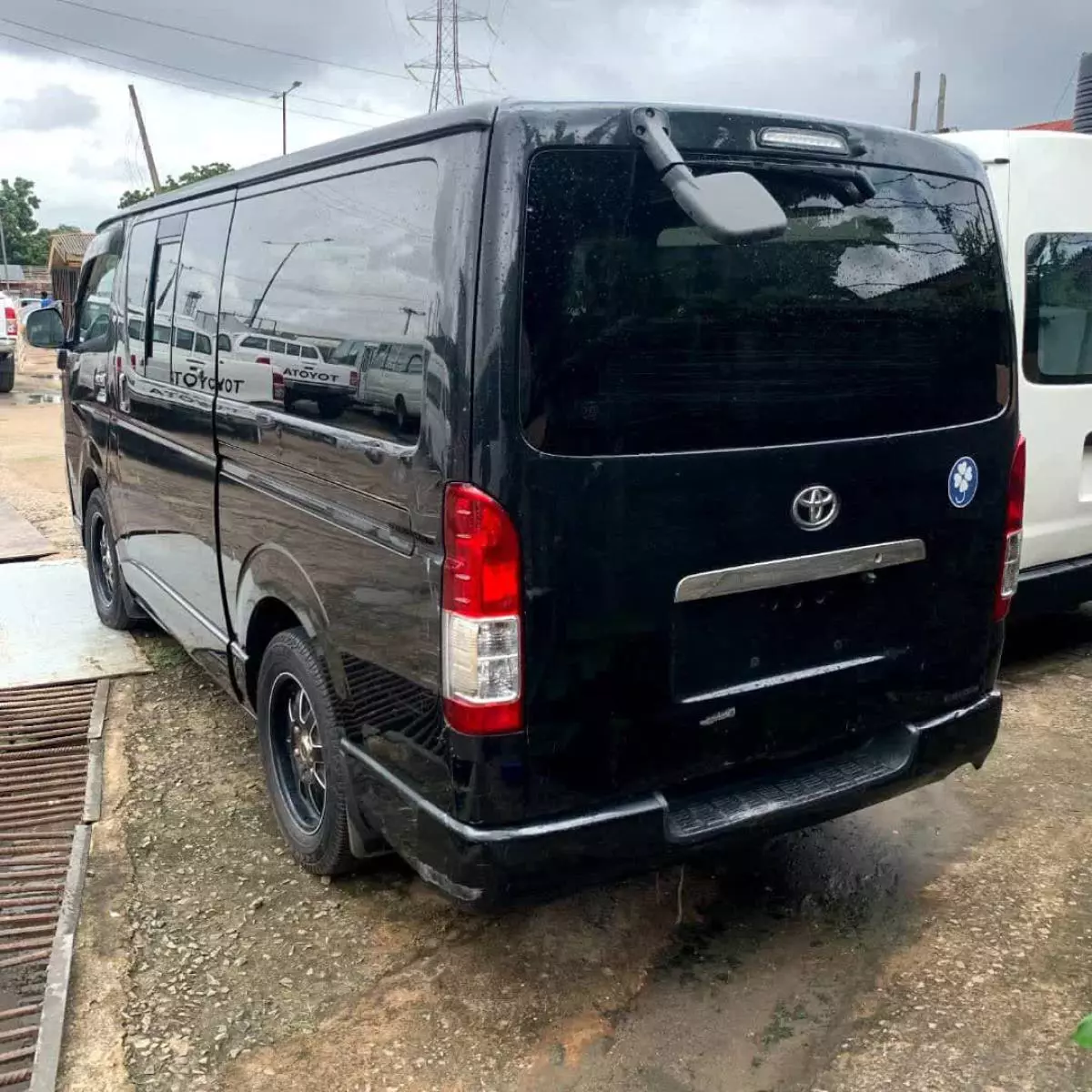 Toyota Hiace   - 2009