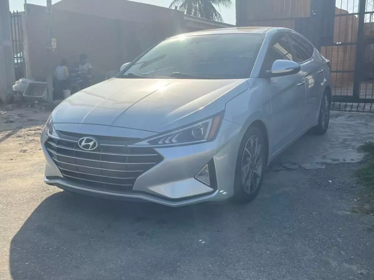 Hyundai Elantra   - 2019