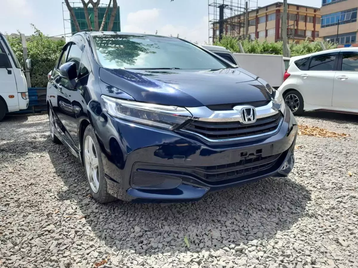 Honda Fit shuttle hybrid - 2015