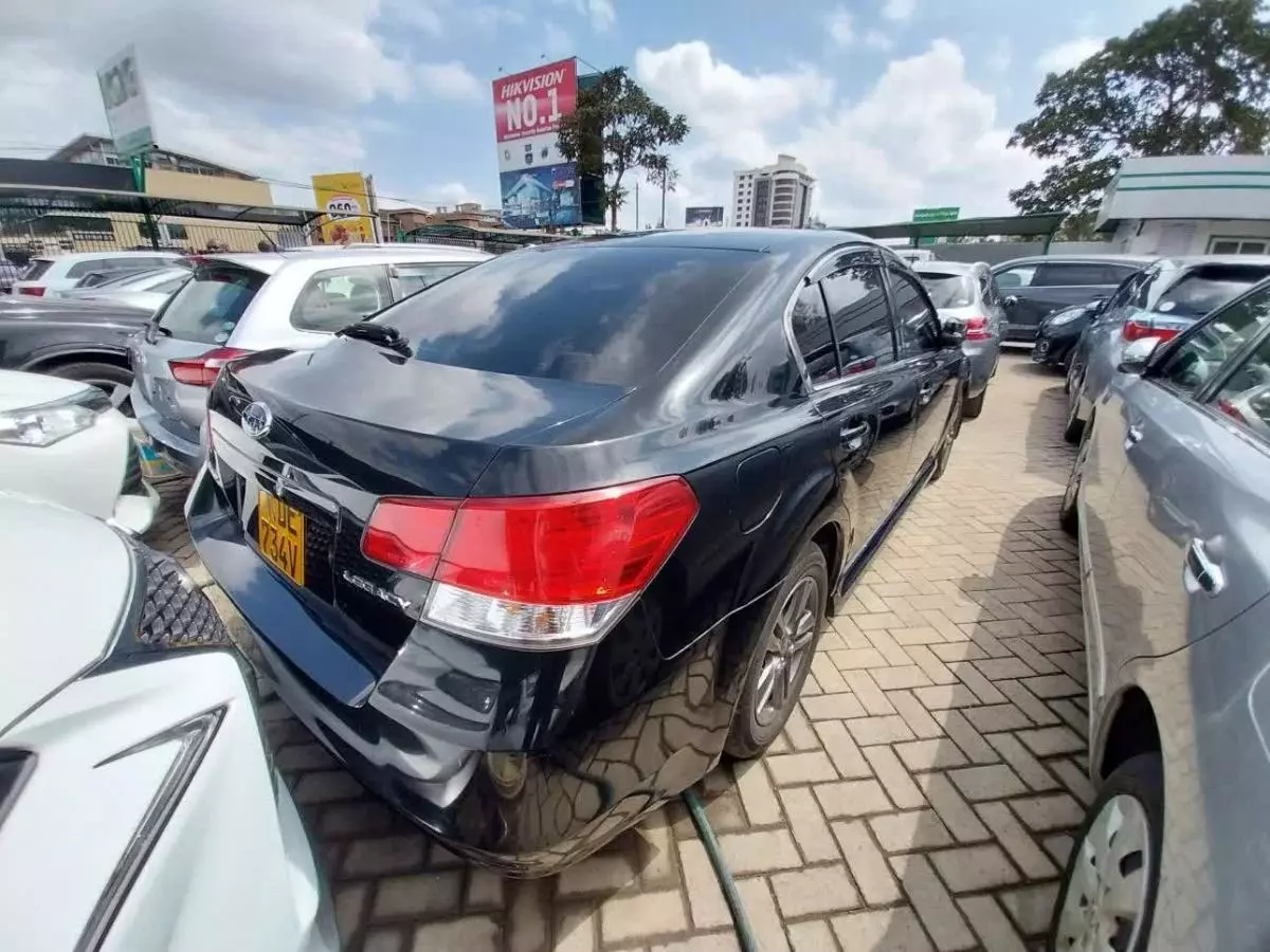 Subaru Legacy   - 2015