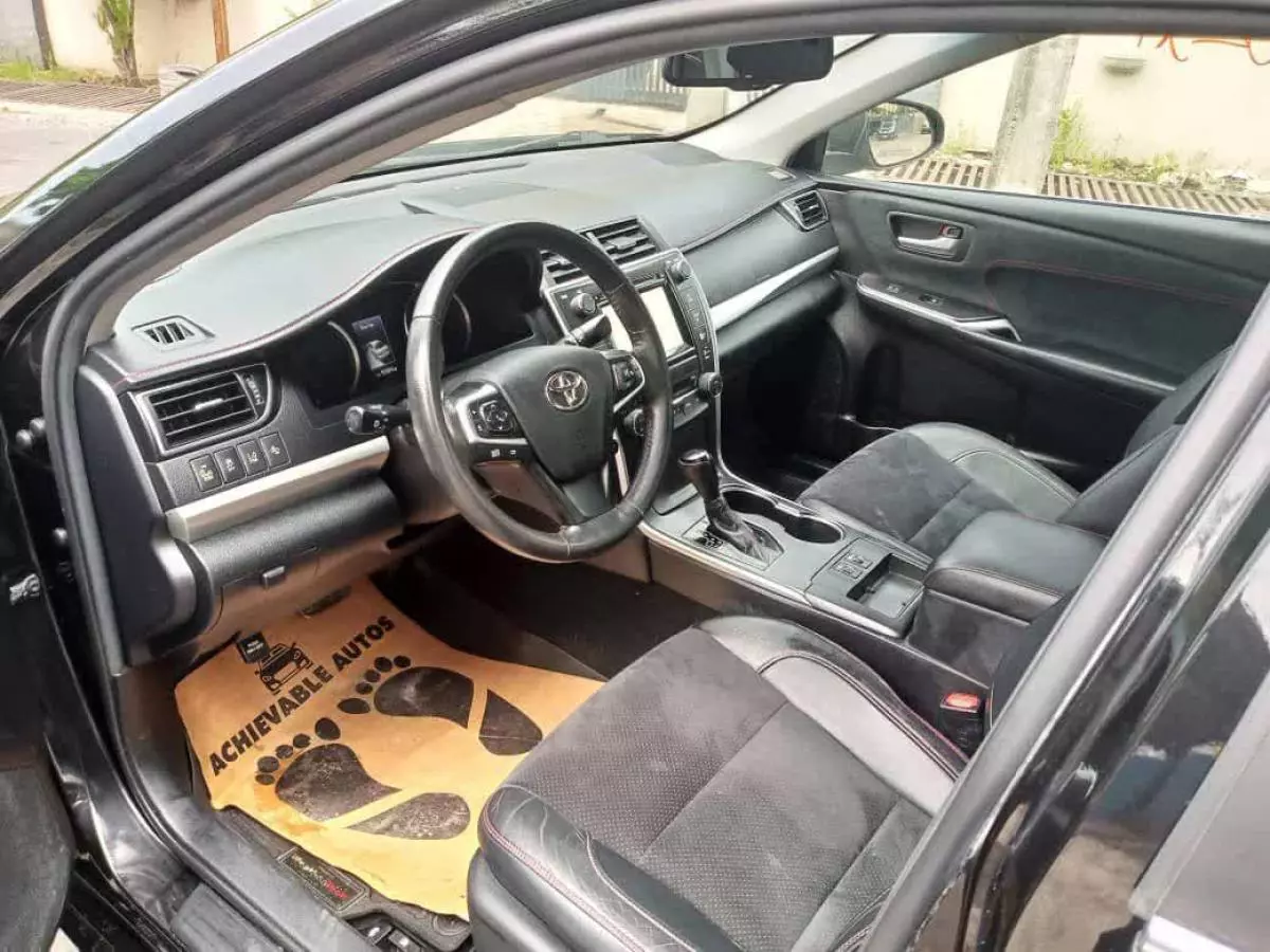 Toyota Camry - 2015