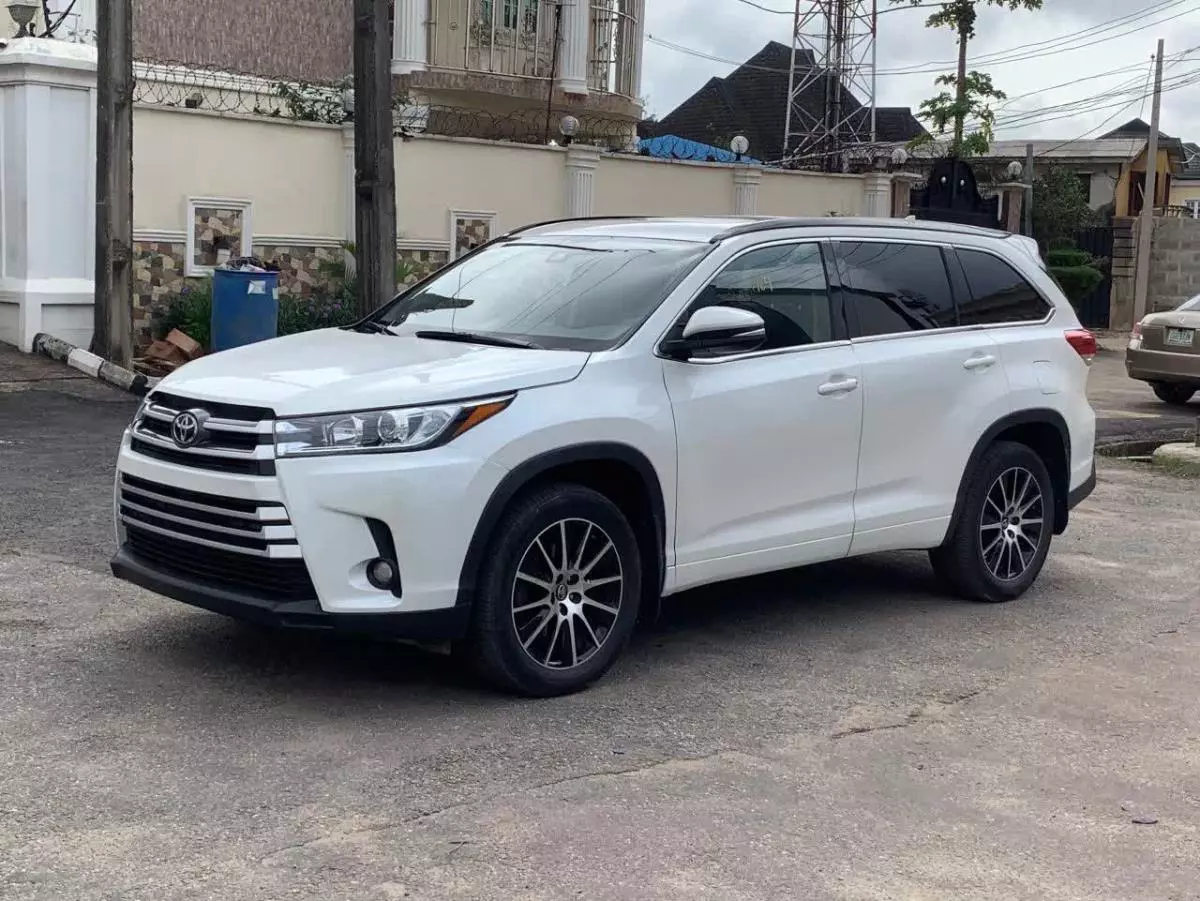 Toyota Highlander   - 2018