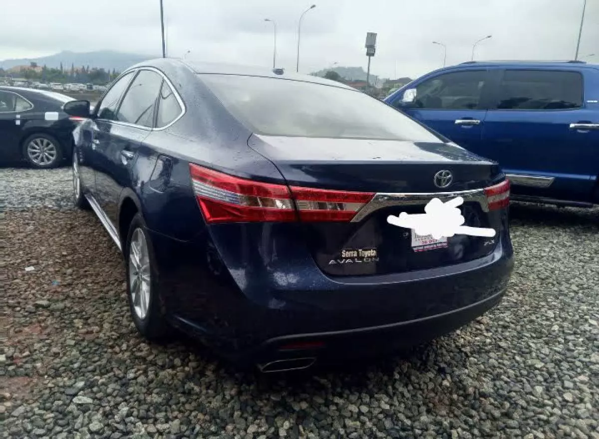 Toyota Avalon   - 2014