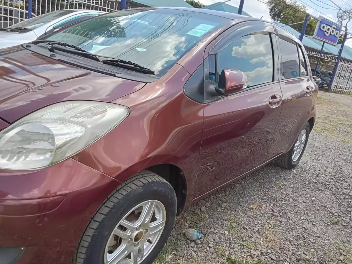 Toyota Vitz   - 2009