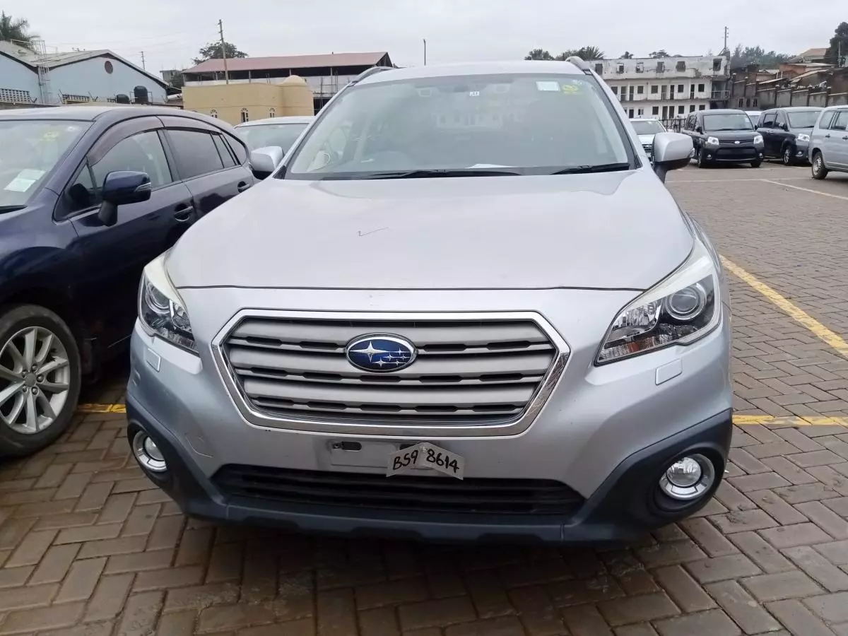 Subaru Outback   - 2015