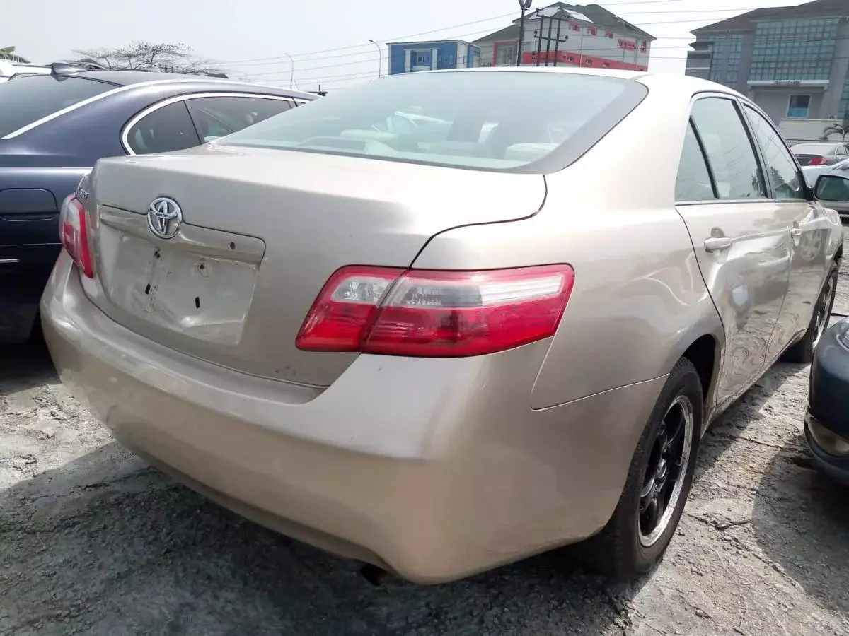 Toyota Camry   - 2008