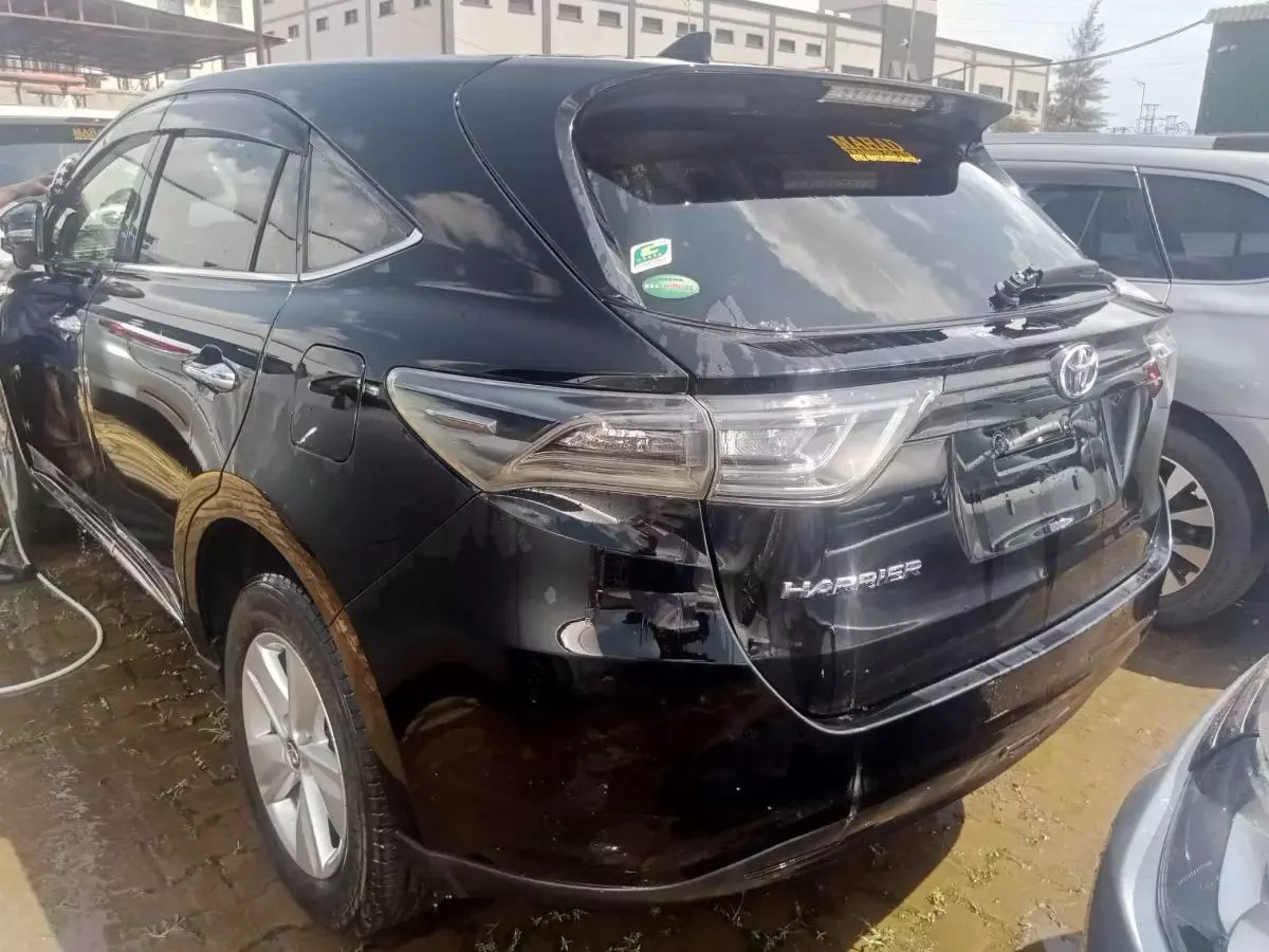 Toyota Harrier   - 2015