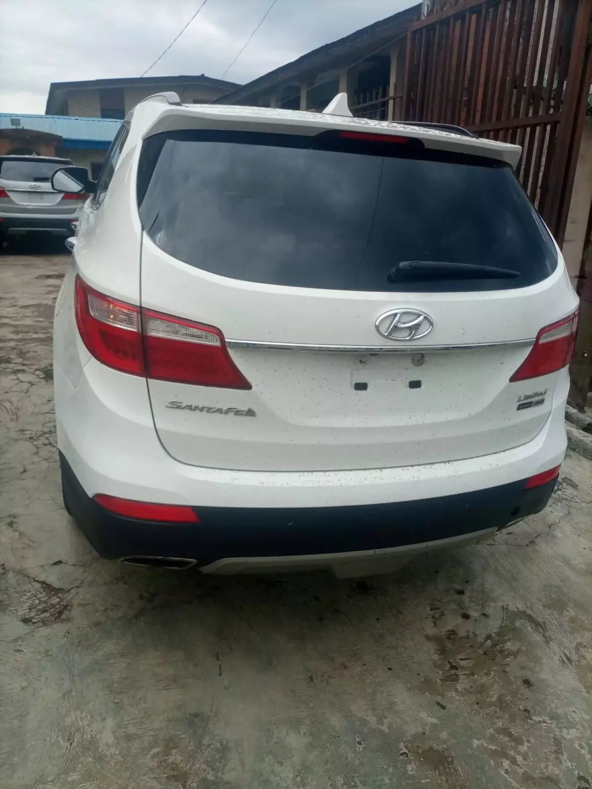 Hyundai Santa Fe   - 2015