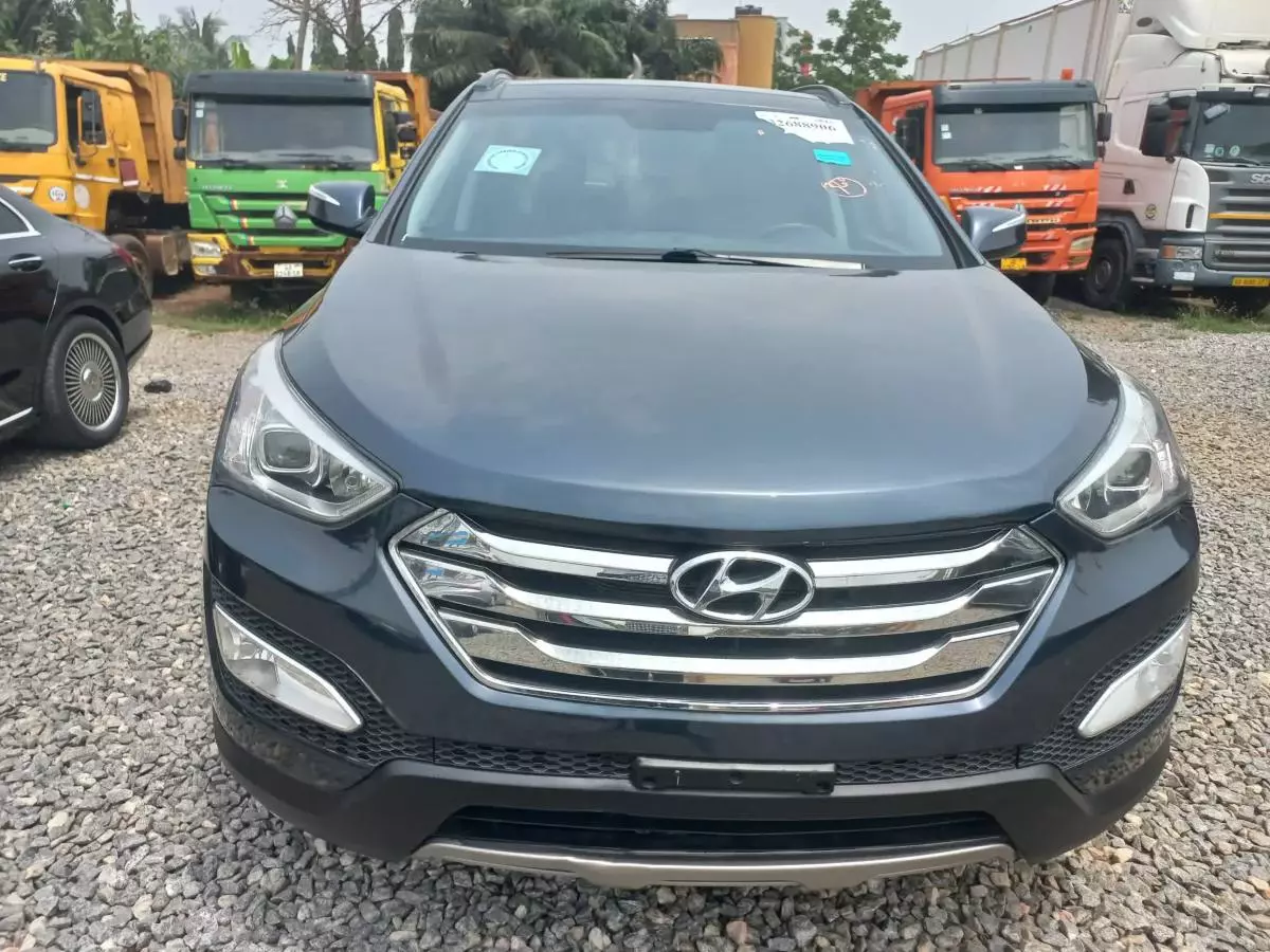 Hyundai Santa Fe - 2014
