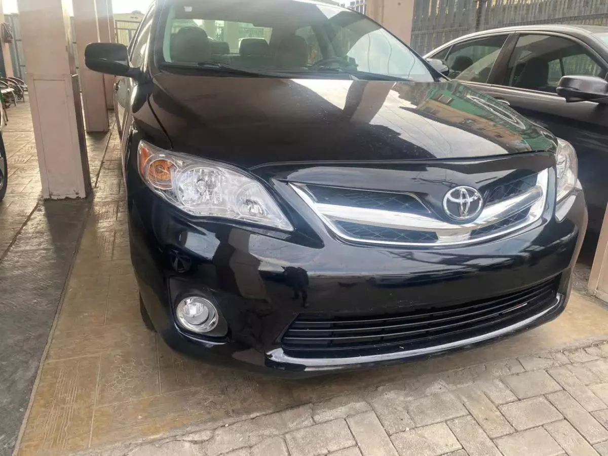 Toyota Corolla   - 2012