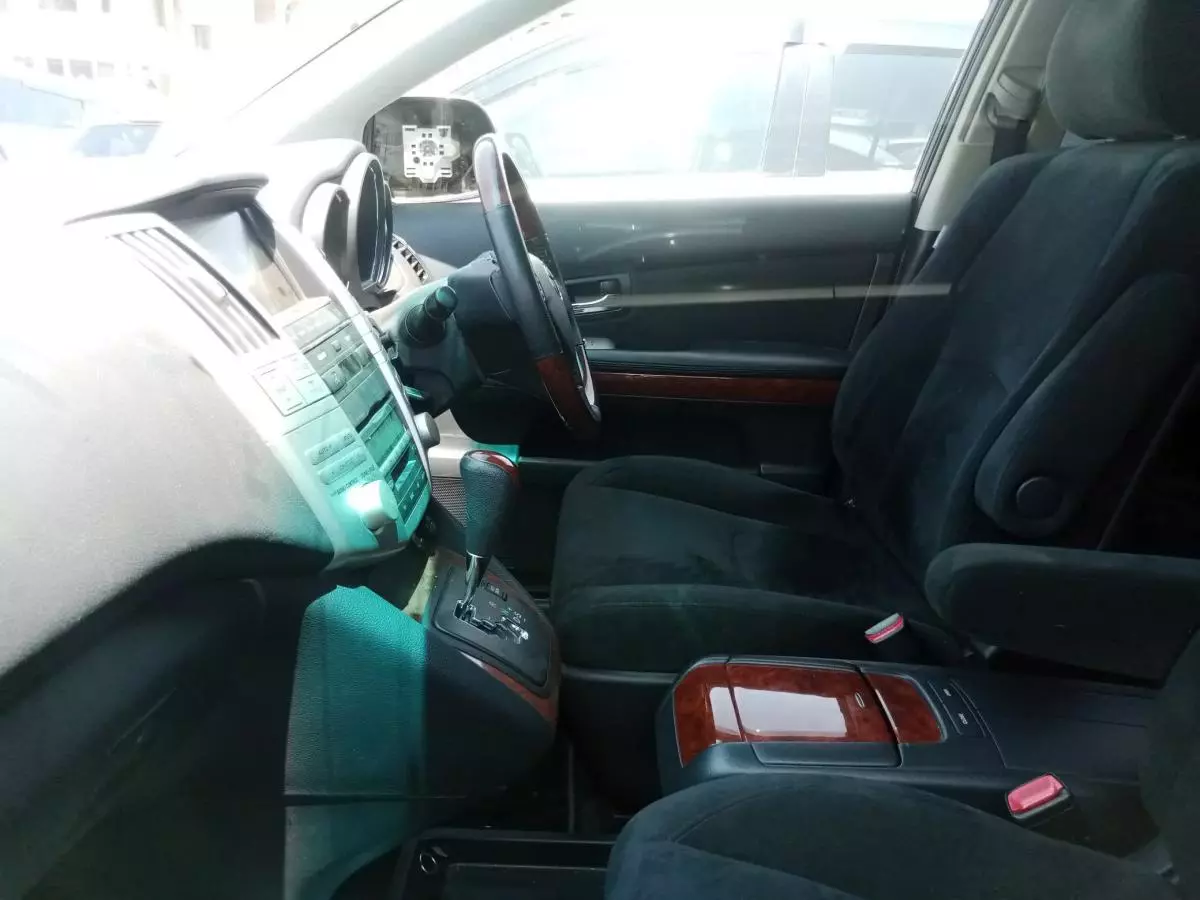 Toyota Harrier   - 2011