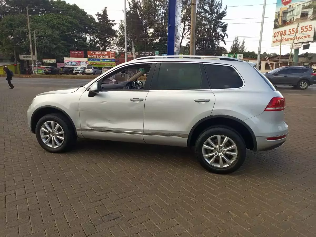Volkswagen Touareg - 2015