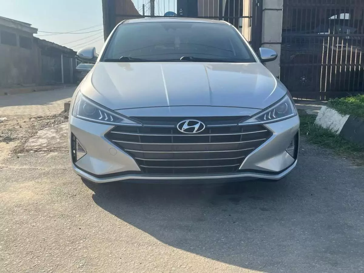 Hyundai Elantra   - 2019