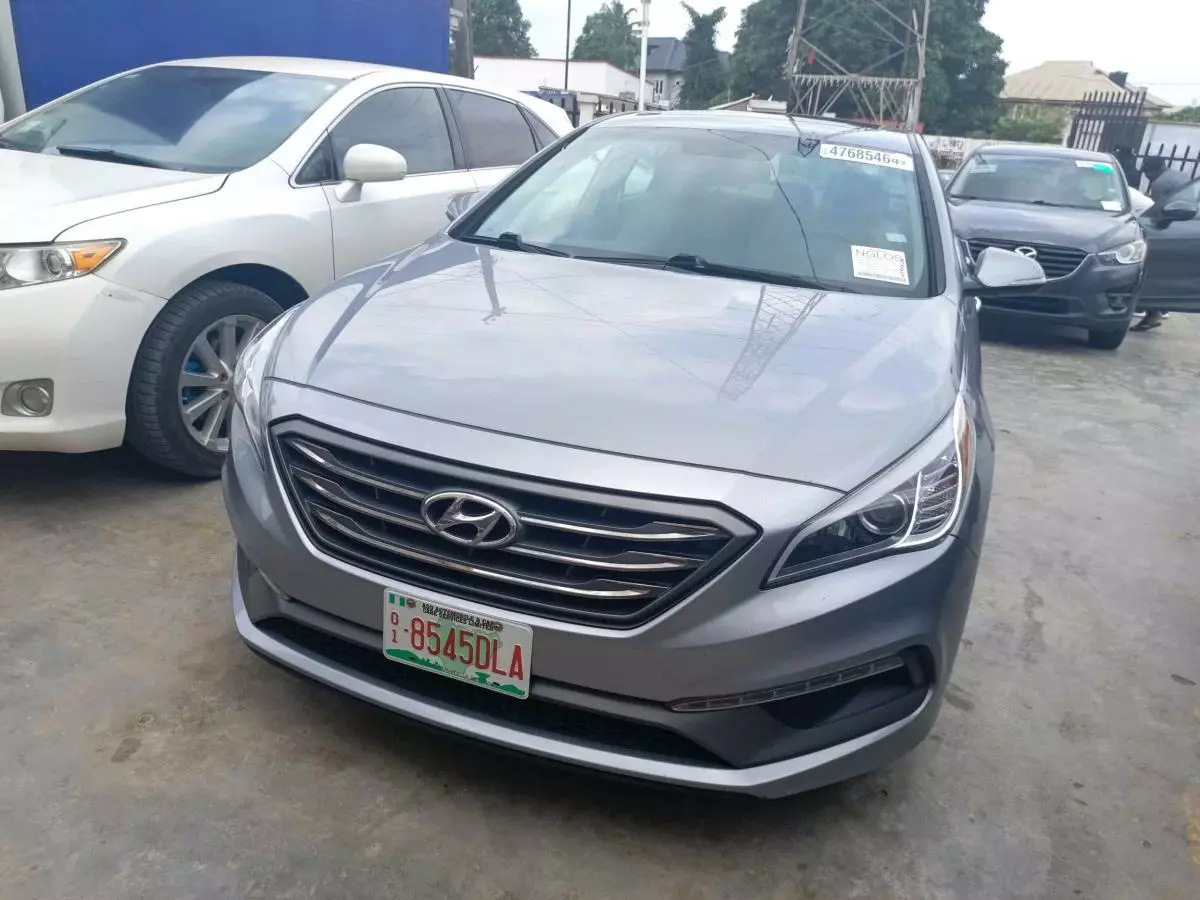 Hyundai Sonata   - 2016