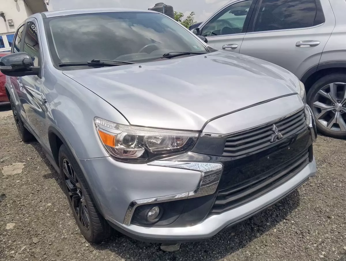 Mitsubishi Outlander GLX   - 2017