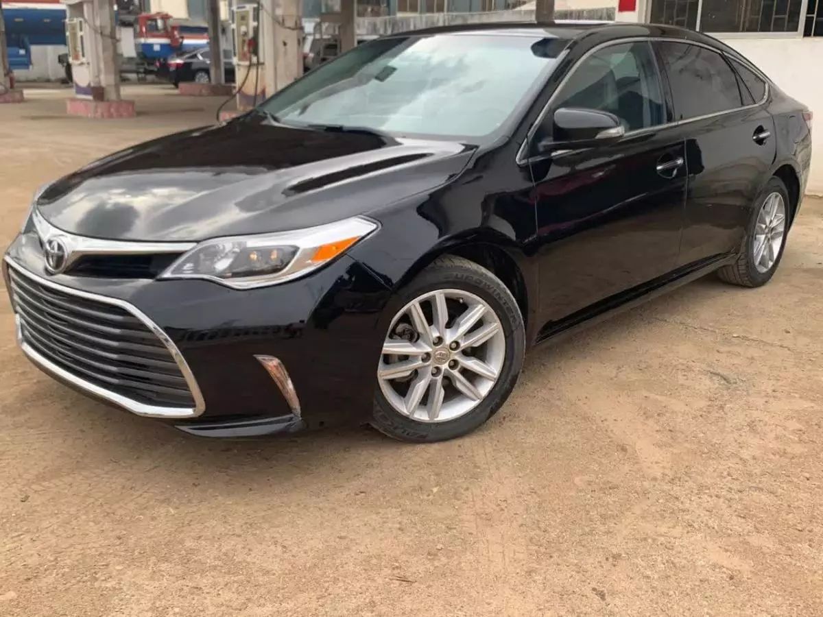 Toyota Avalon   - 2015